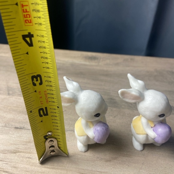 Hallmark: Two Bunny Rabbits with Purple Egg figurine, 2.5" (1984) - Picture 7 of 7